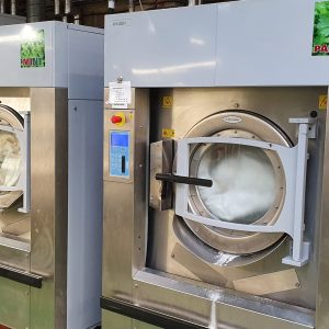 2 x Electrolux W4400H – 45kg capacity washer extractors