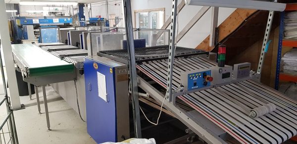 2 x H J WEIR 56 AUTOGRADING TOWEL FOLDER with 4 Stackers - Image 2
